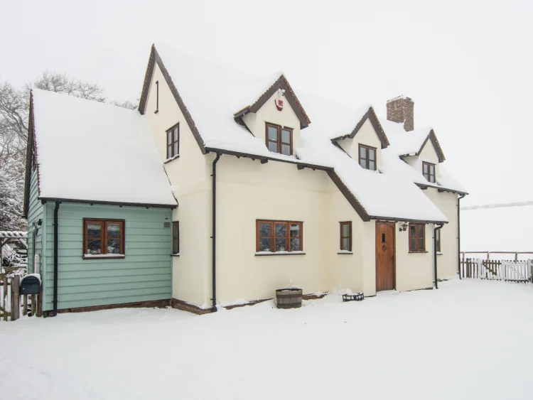 Winter is generally not the best time to paint house exteriors in the UK due to cold and wet conditions