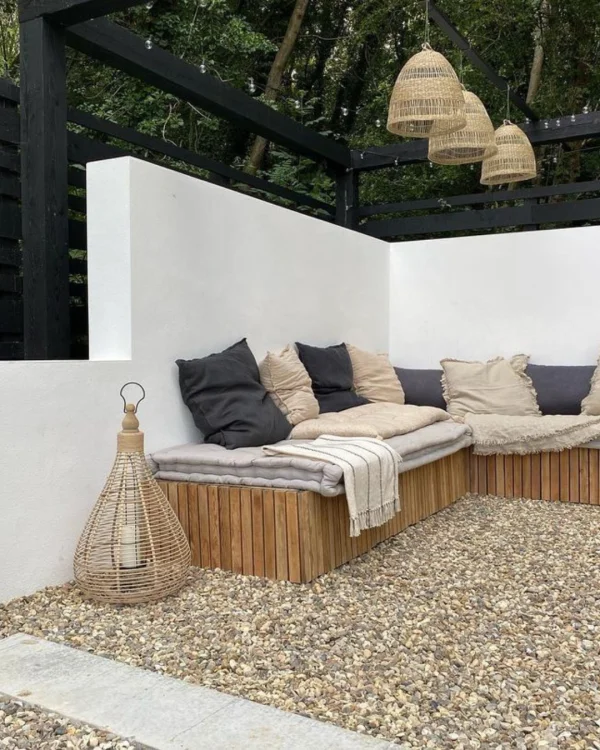 @happyharrishousebuild's house painted with white masonry paint