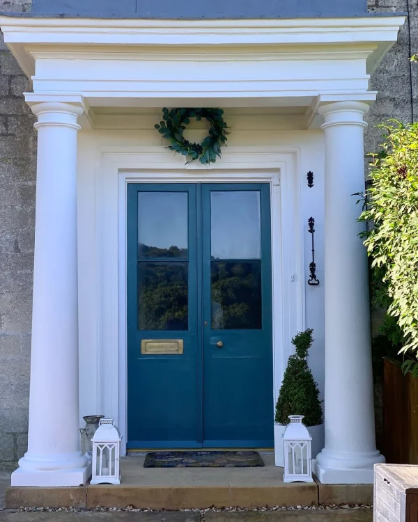 @yorkshire_georgian_home using off-white masonry paint