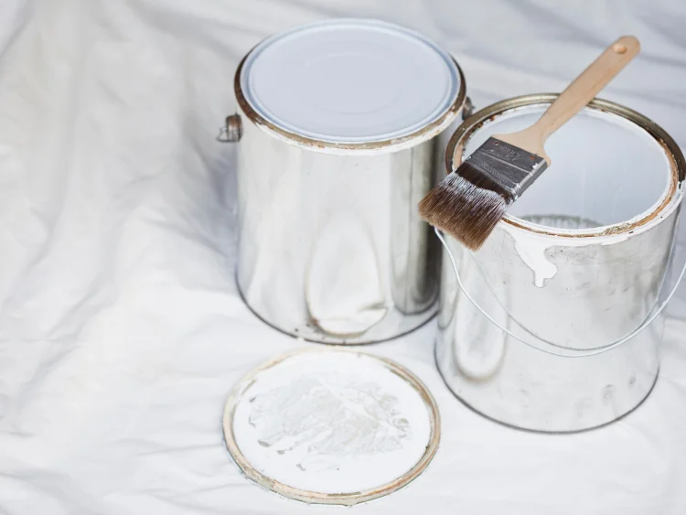 An acrylic masonry paint tin