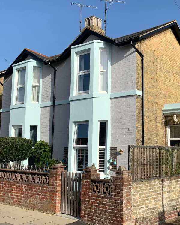 Jeffrey Dyson using Crystal Blue masonry paint