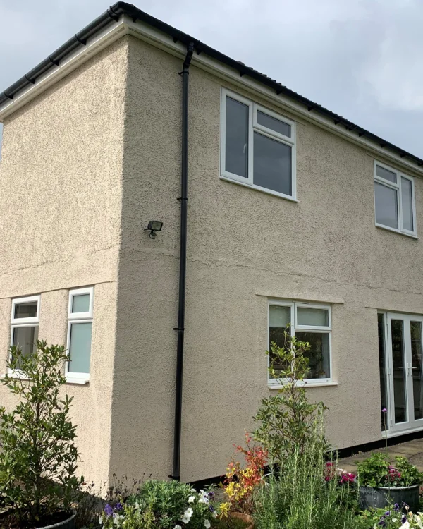 Keith Pattison using Mushroom masonry paint