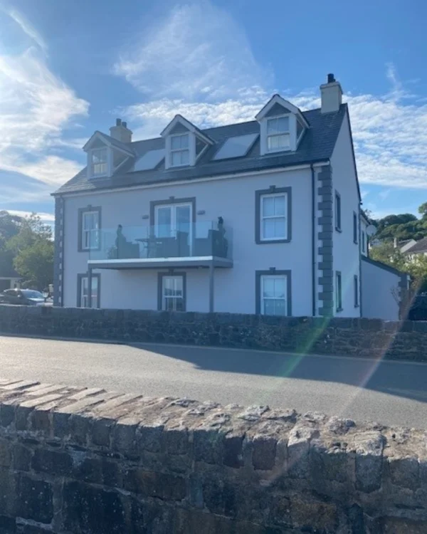 William Thwaites using Light Grey